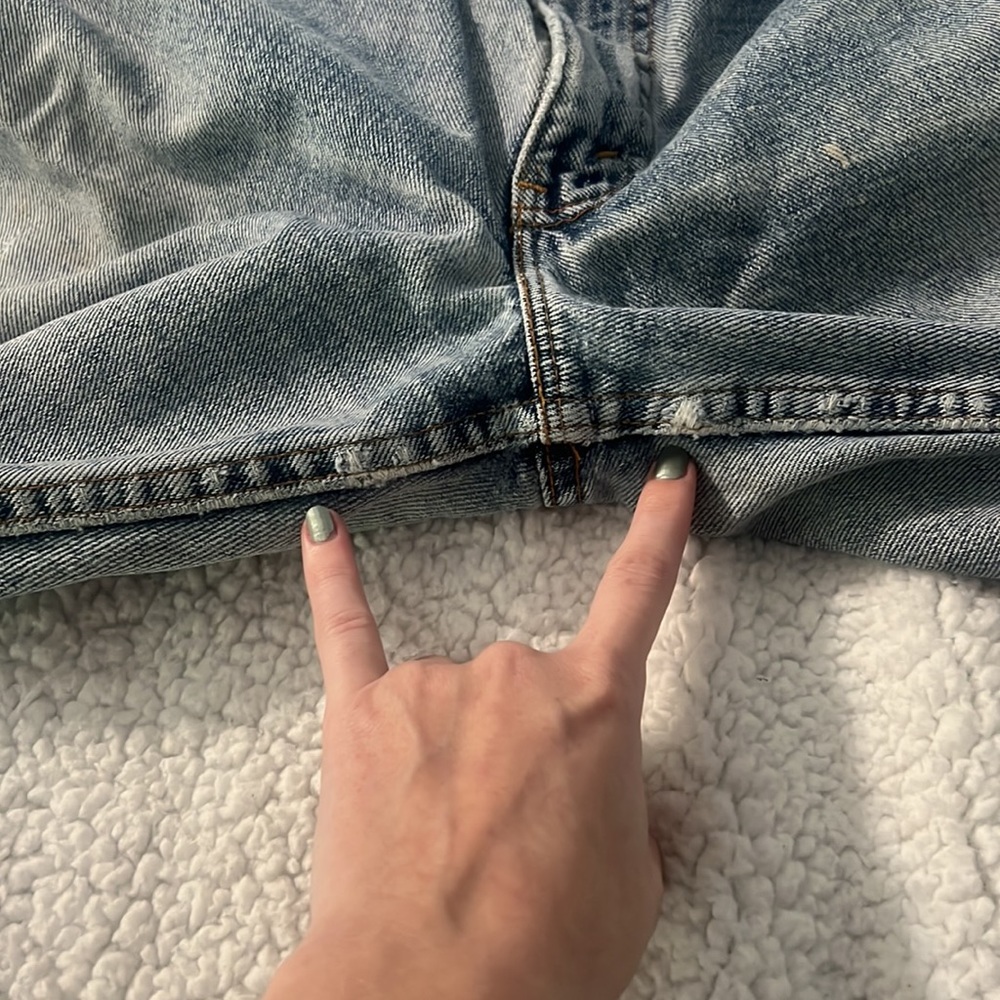 Vintage Levi's High Rise Distressed Raw Hem Bermuda Shorts - Picture 7 of 10